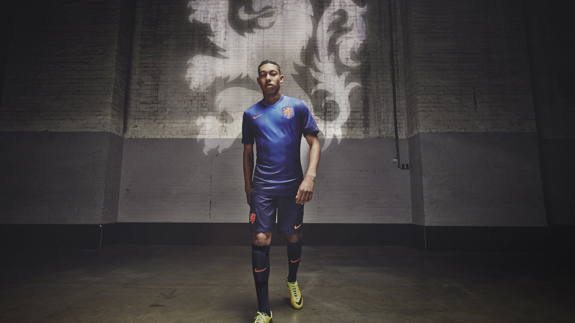 到“巷”收走“切尔西”也有“世一腰”揭秘足球的无尽魅力